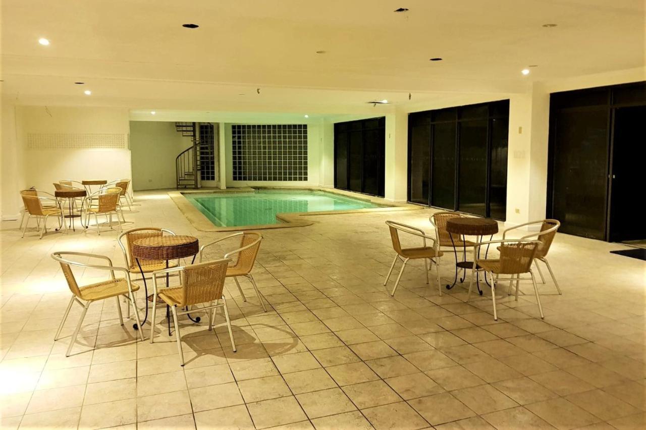 Chateau Bleu Resort Calamba  Exterior foto