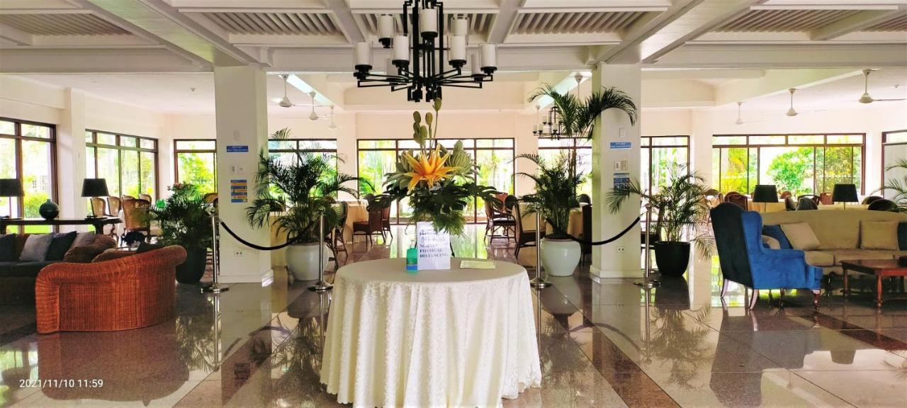 Chateau Bleu Resort Calamba  Exterior foto