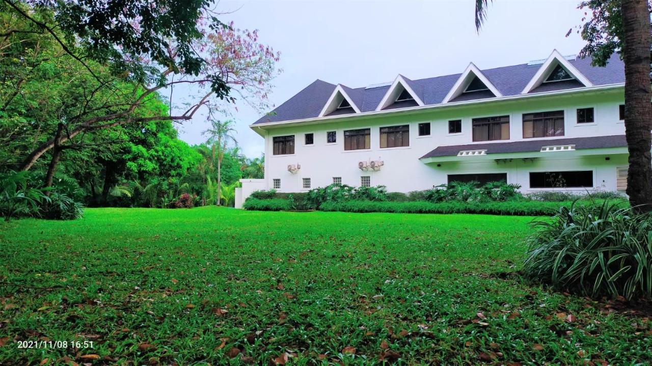 Chateau Bleu Resort Calamba  Exterior foto